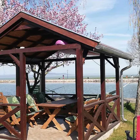 Ház A Szígeten Сasa de vacaciones Fonyód